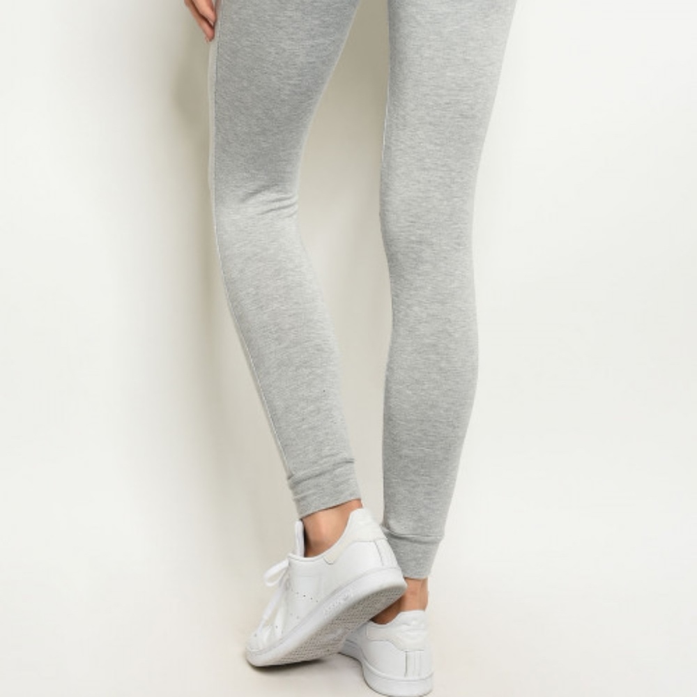 1 LEFT!  DISTRESSED GREY LEGGINGS - Picture 5 of 5